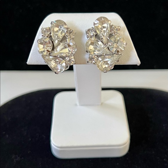 Statement Signed Elegant Crystal Clip On Earrings - Picture 4 of 9